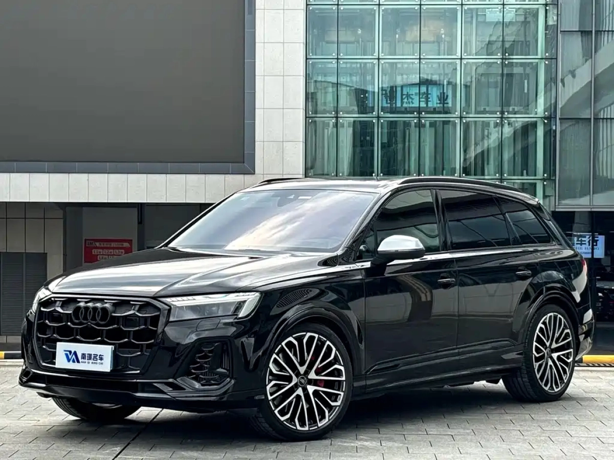 AUDI SQ7