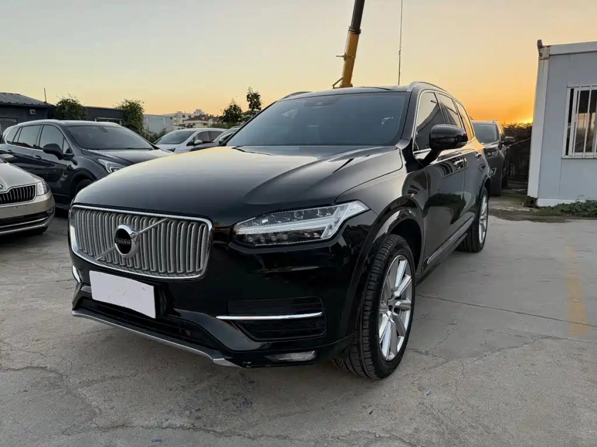 VOLVO XC90  2019