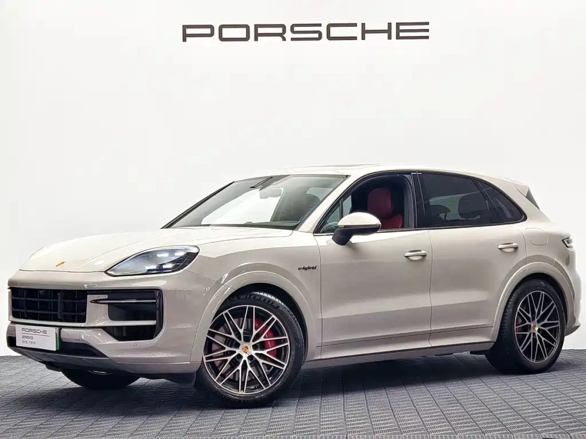 PORSCHE CAYENNE NEW ENERGY  2024
