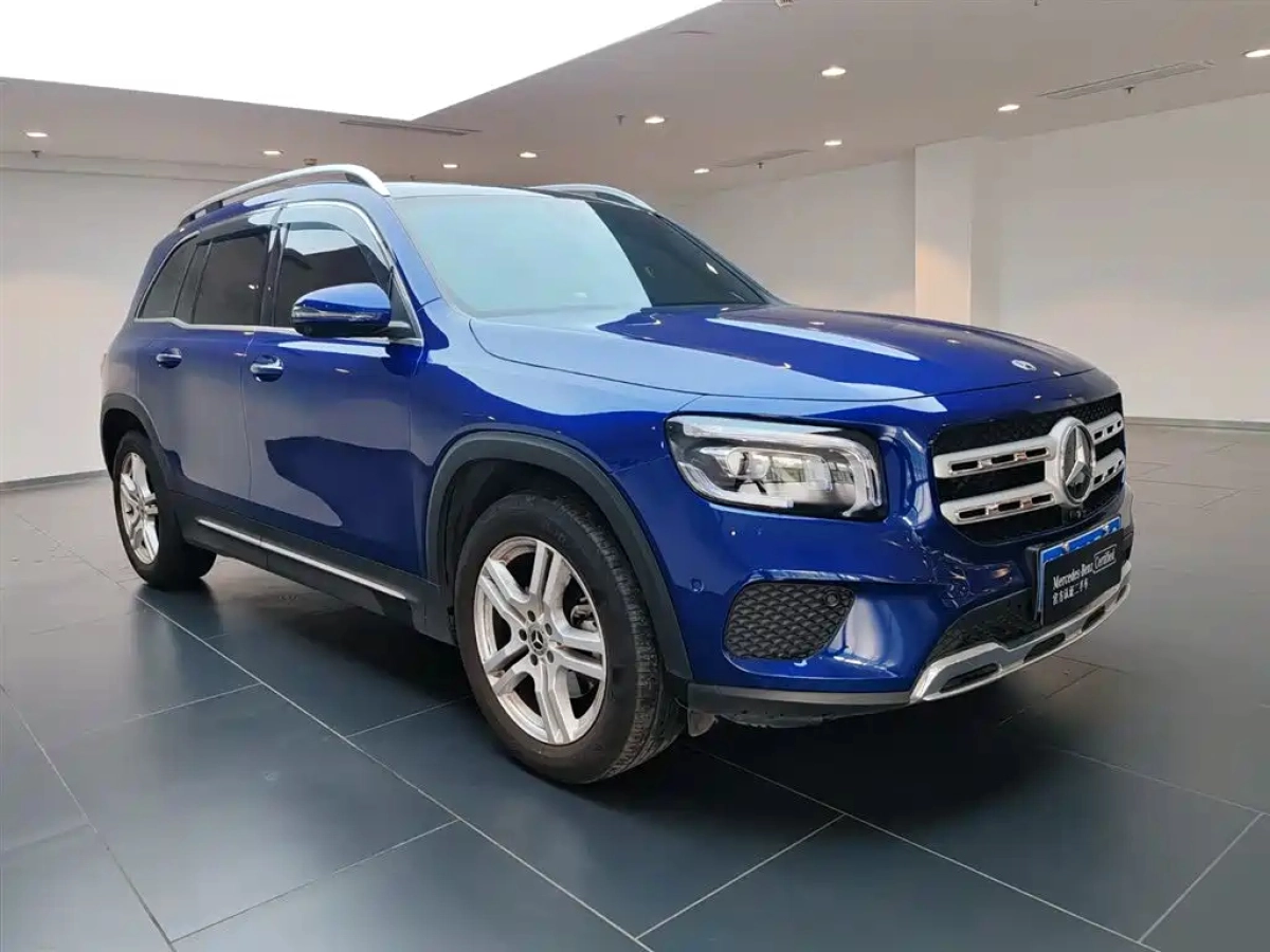MERCEDES BENZ GLB