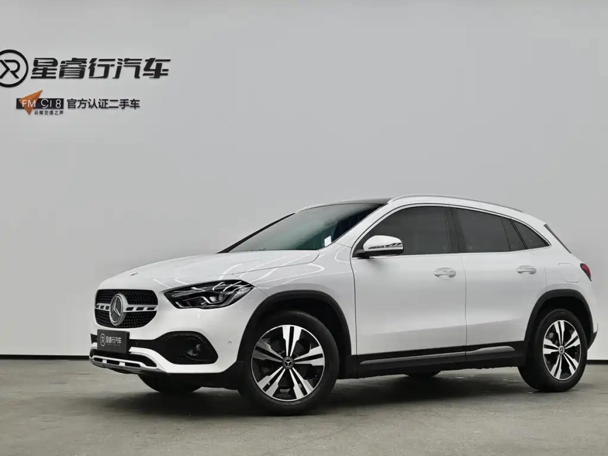 MERCEDES BENZ GLA  2021