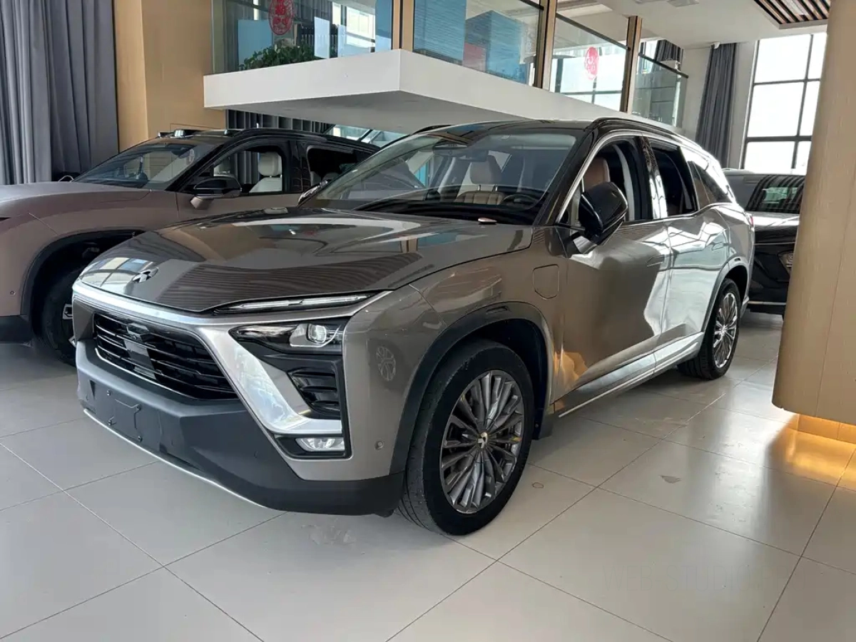NIO ES8
