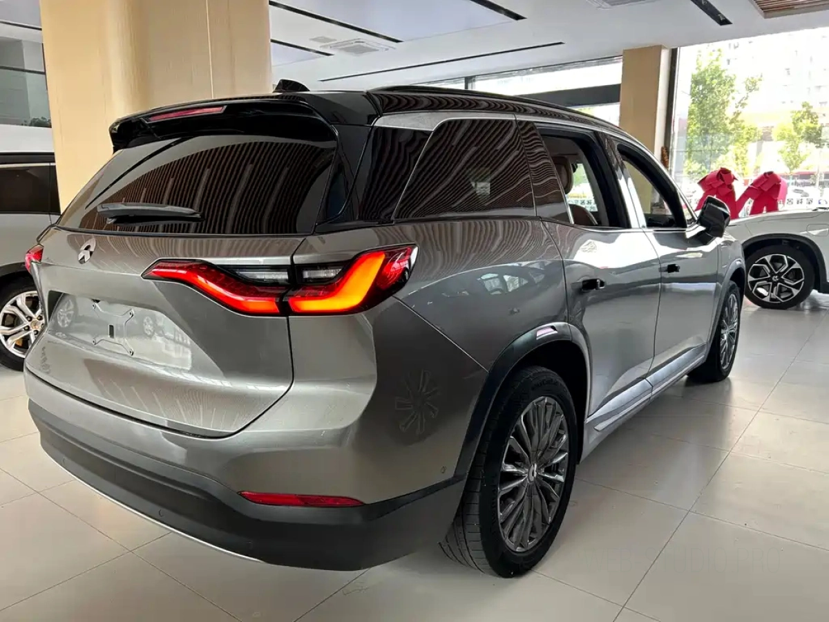 NIO ES8
