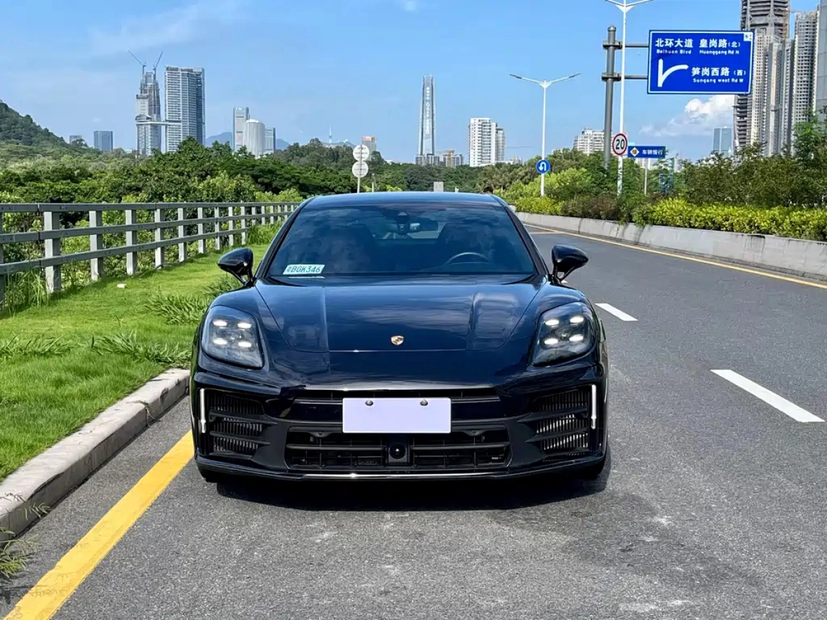 PORSCHE PANAMERA