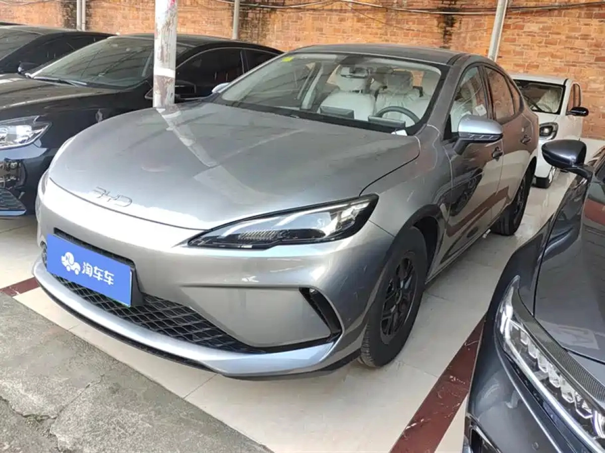 BYD SEAL 05 DM-I  2025