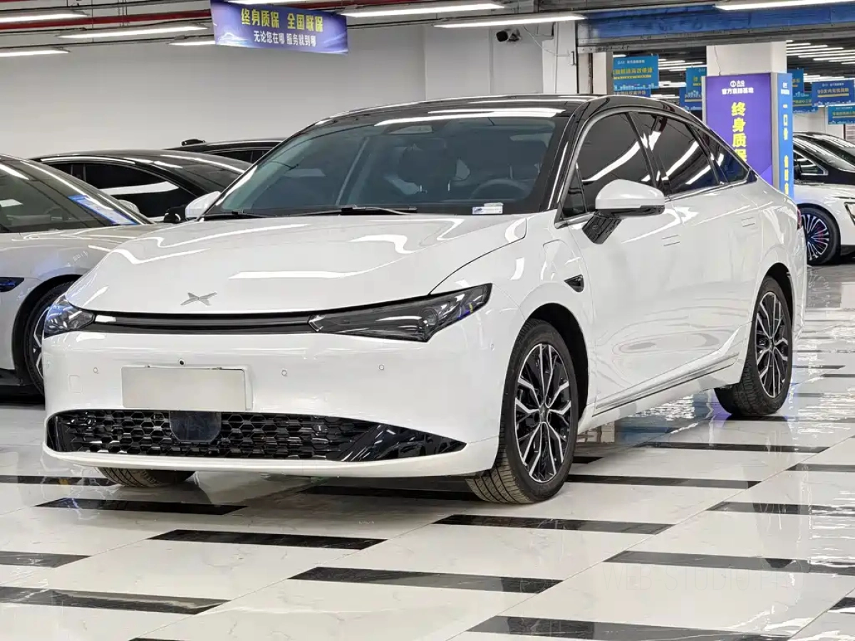 XPENG MOTORS P5  2024