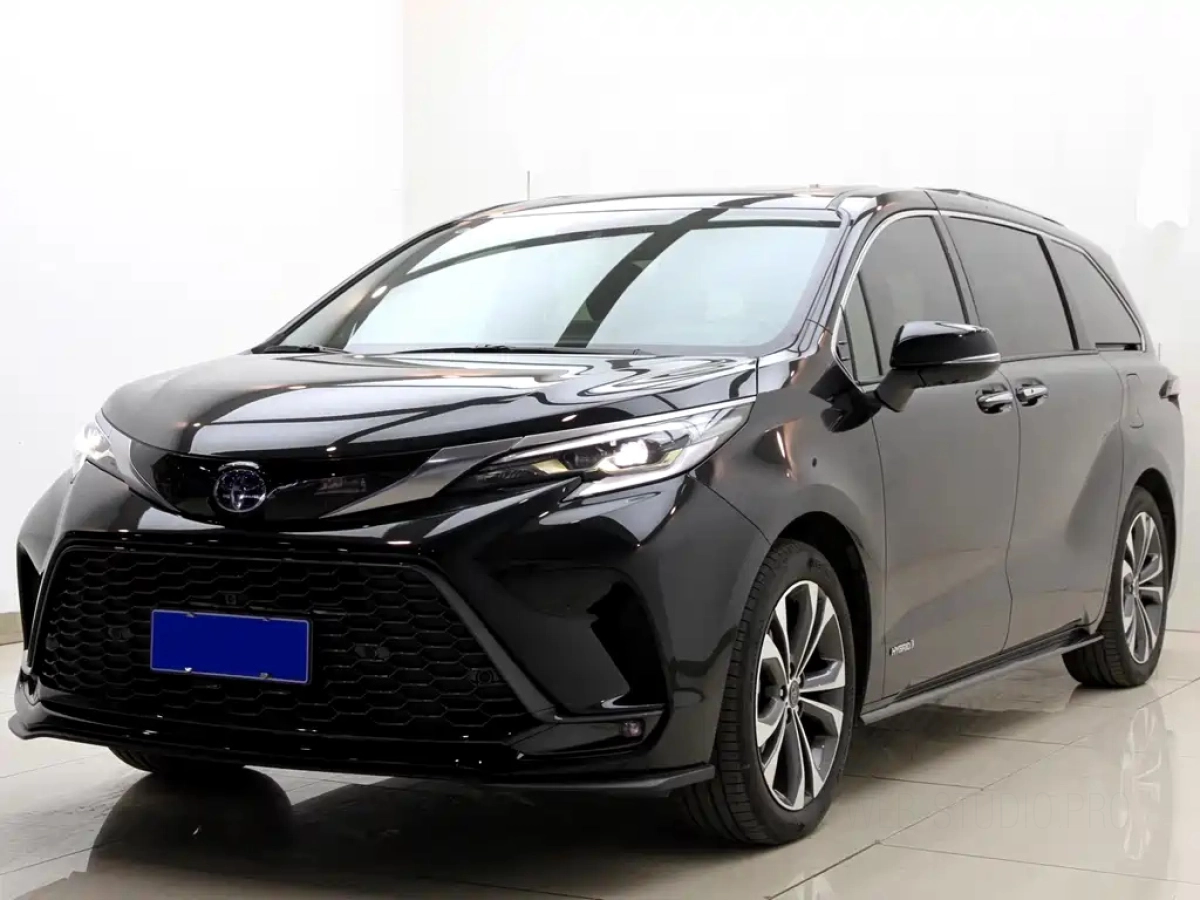 TOYOTA GRANVIA  2023