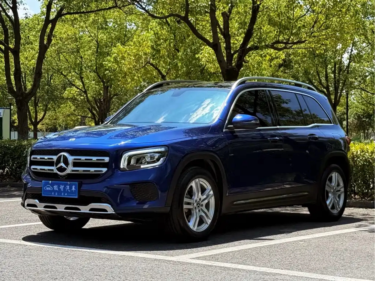 MERCEDES BENZ GLB