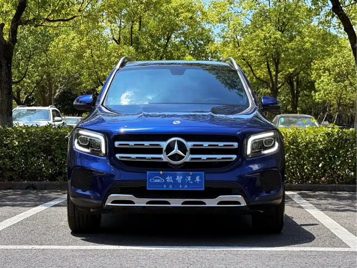 MERCEDES BENZ GLB