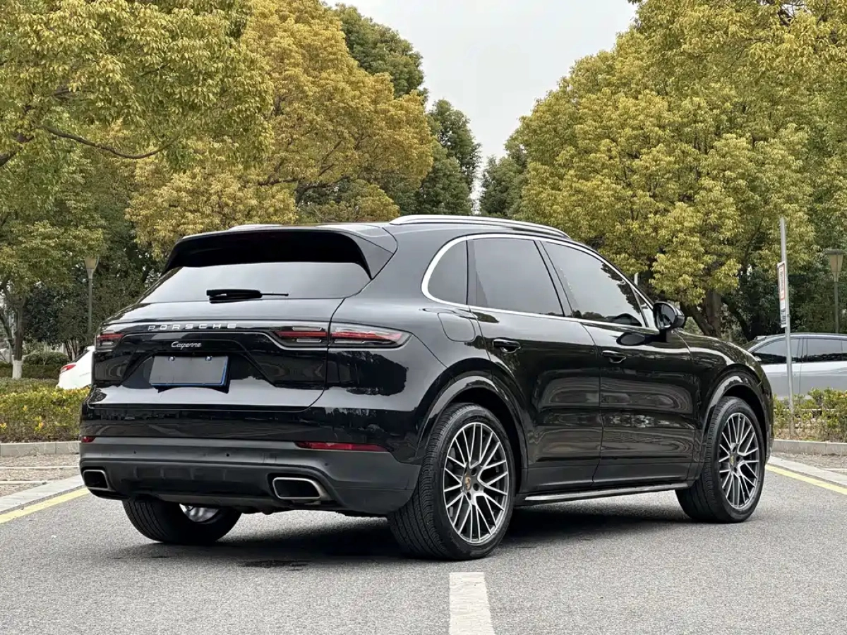 PORSCHE CAYENNE