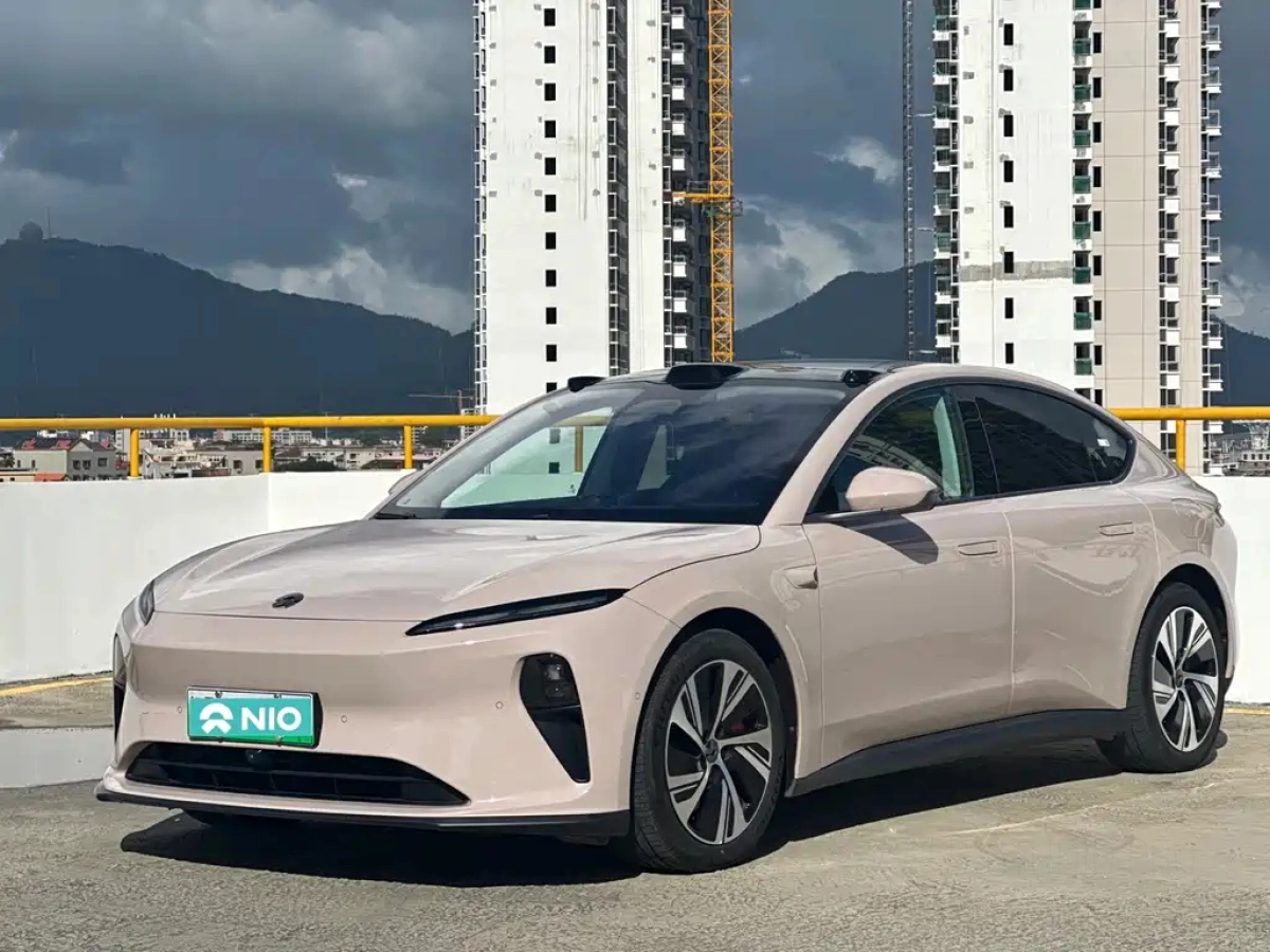 NIO ET5