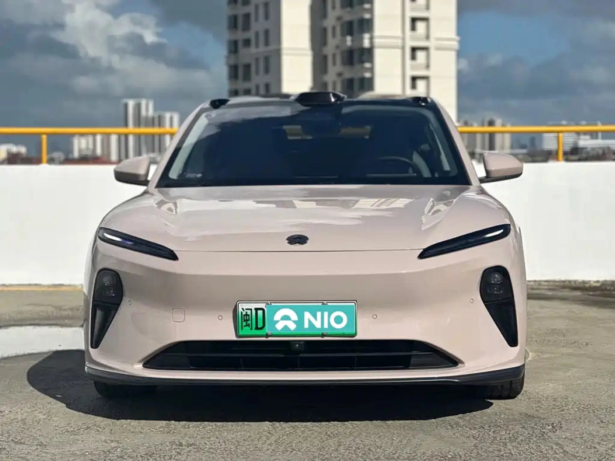 NIO ET5