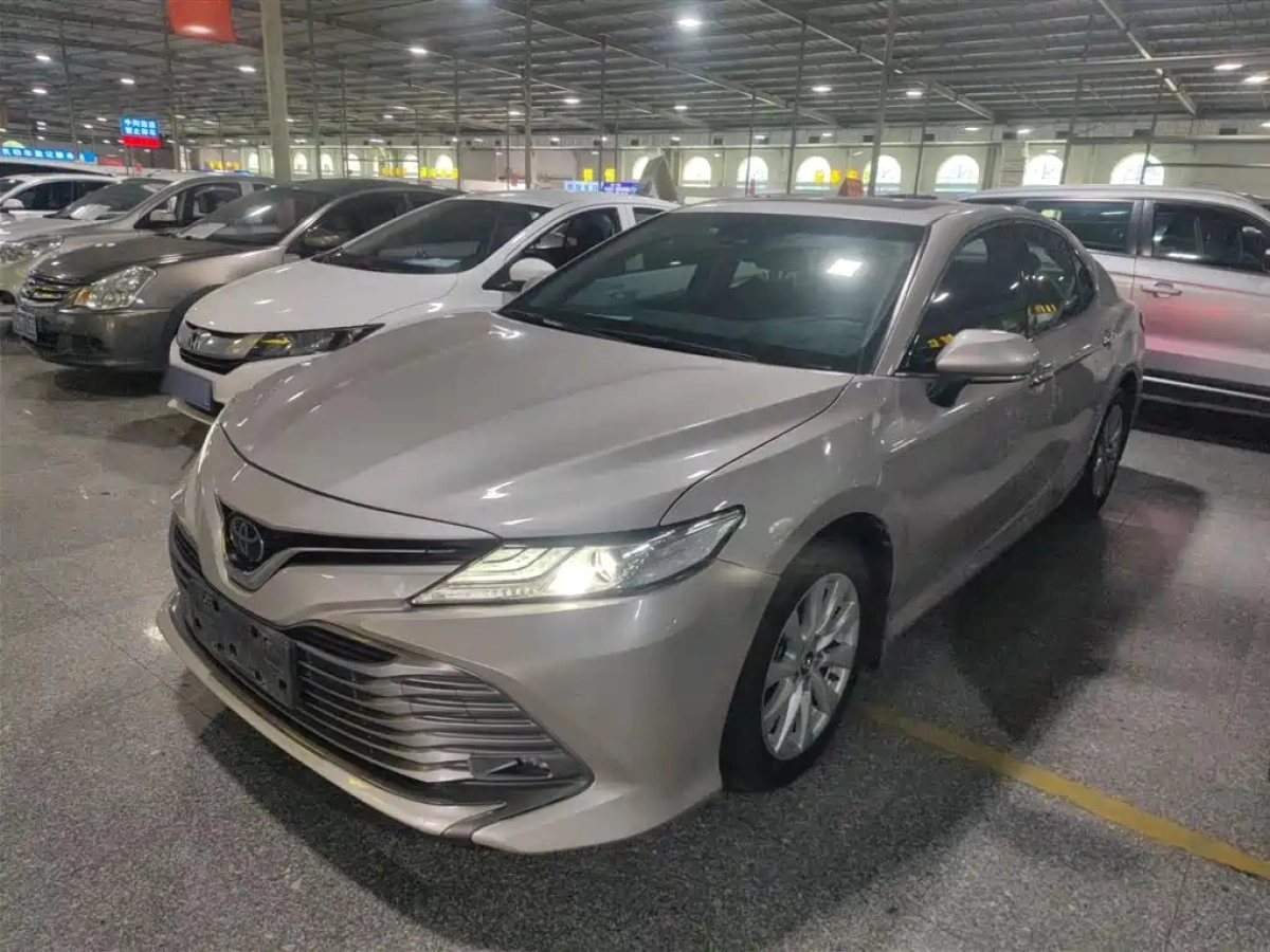 TOYOTA CAMRY  2020