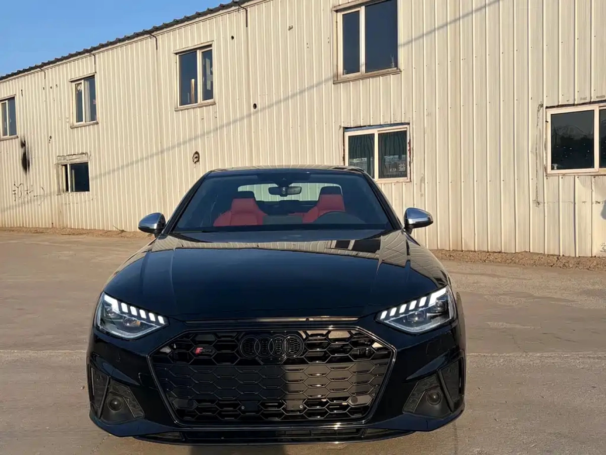 AUDI S4