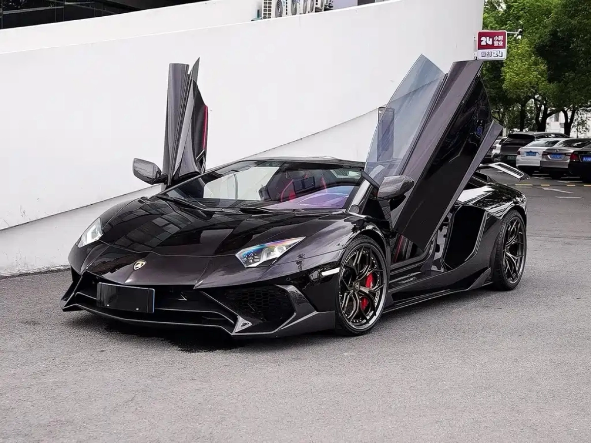 LAMBORGHINI AVENTADOR  2020