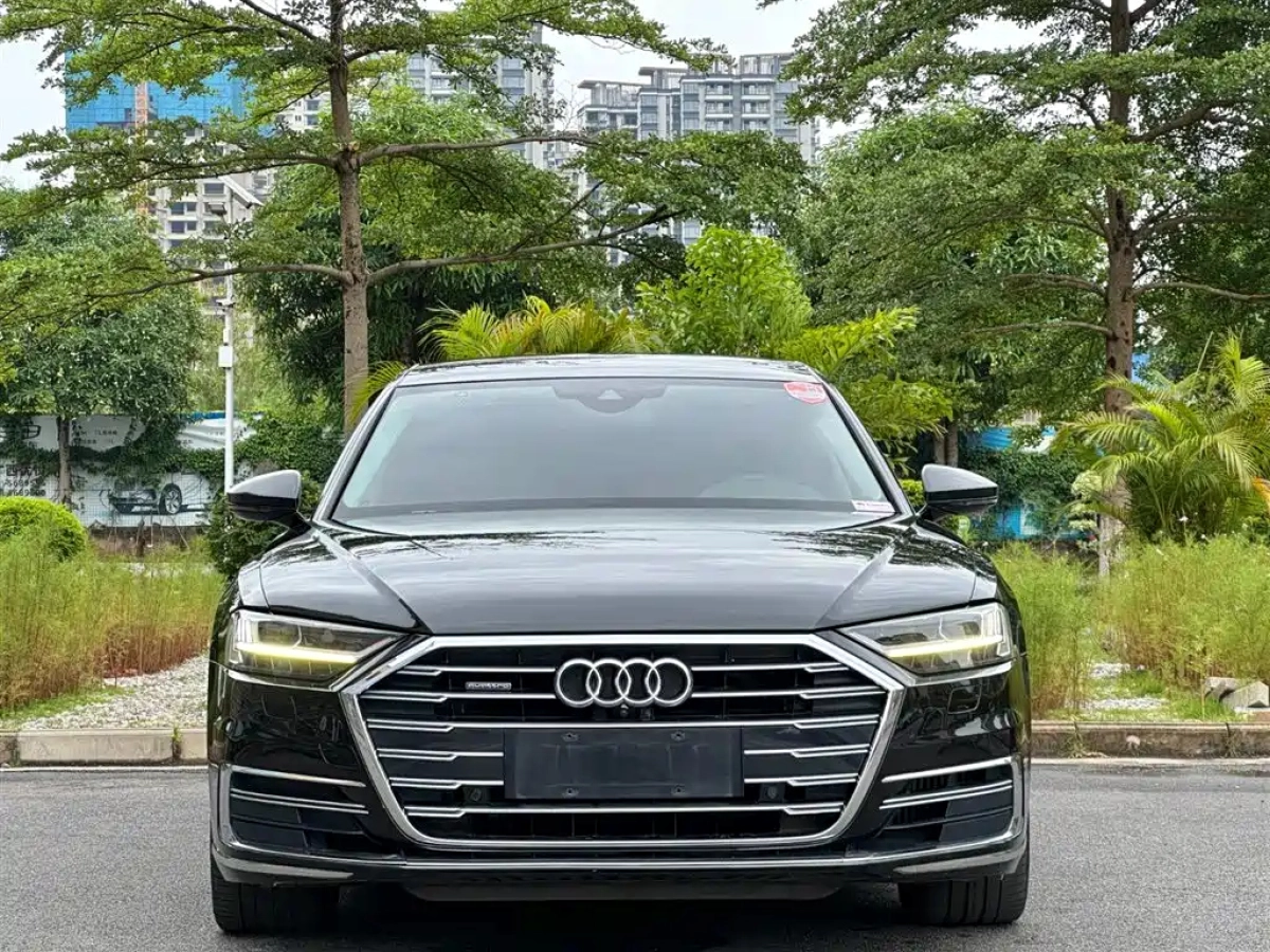 AUDI A8