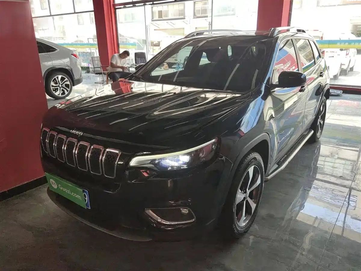 JEEP CHEROKEE