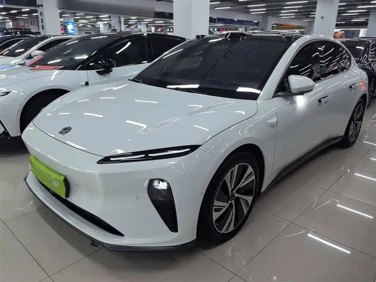 NIO ET5