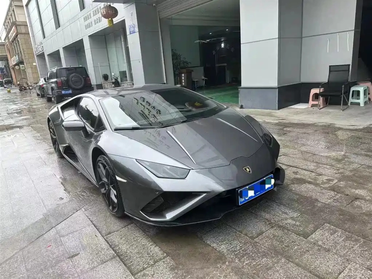 LAMBORGHINI HURACAN