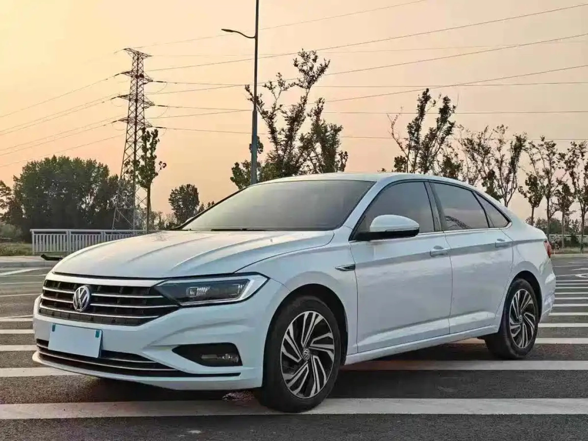 VOLKSWAGEN SAGITAR  2022