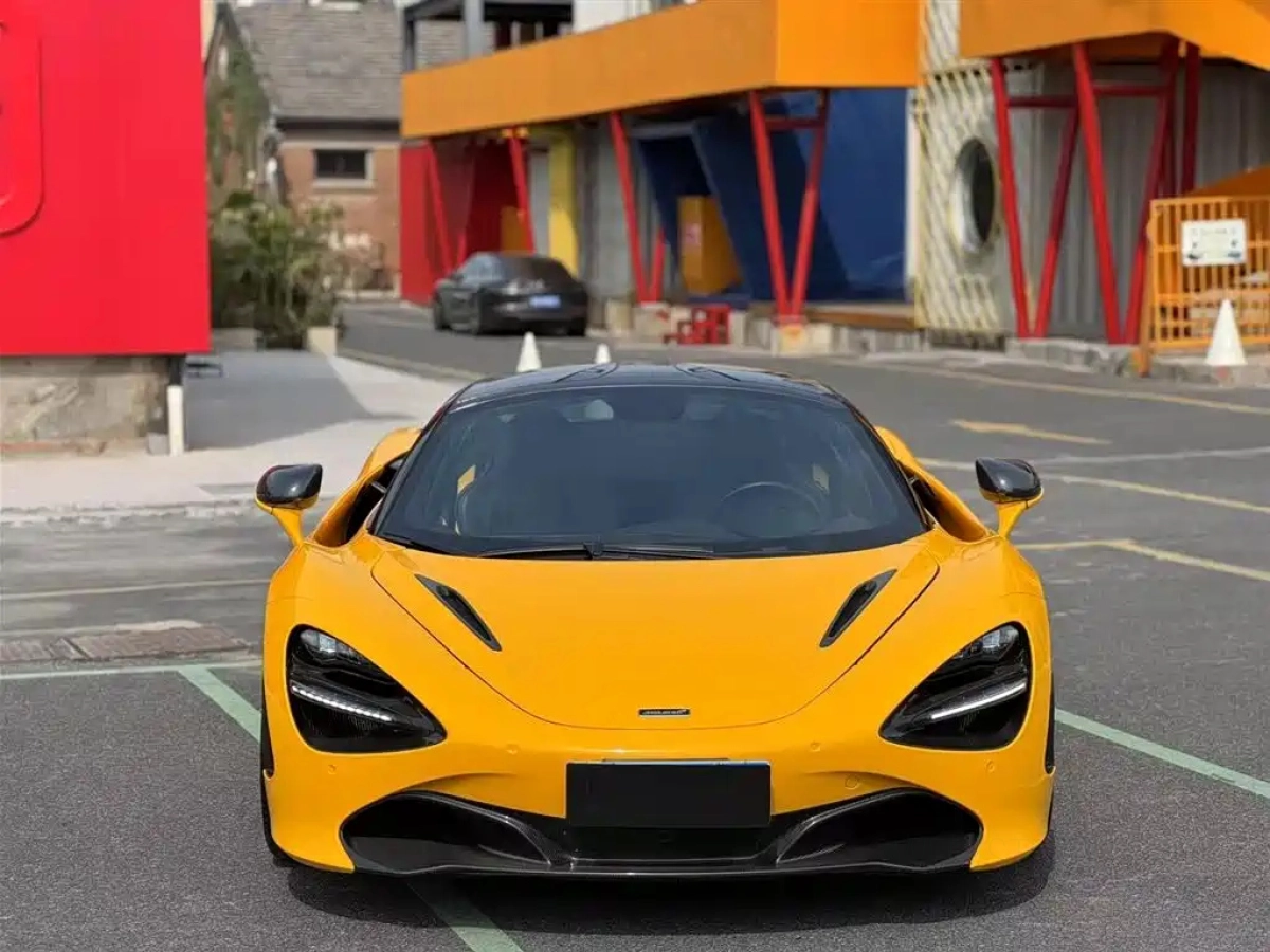 MCLAREN 720S
