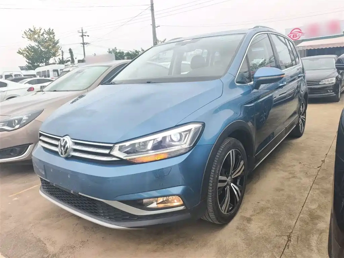 VOLKSWAGEN TOURAN