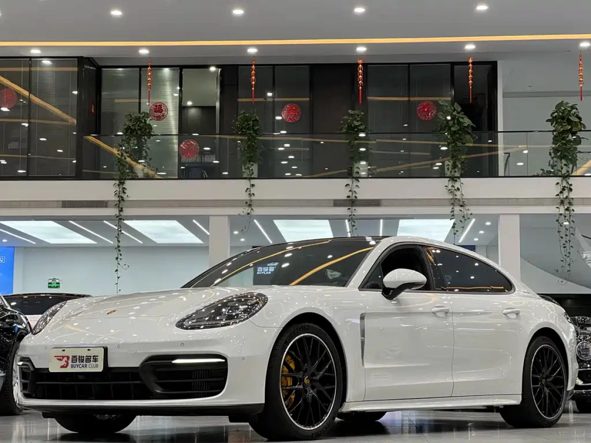 PORSCHE PANAMERA