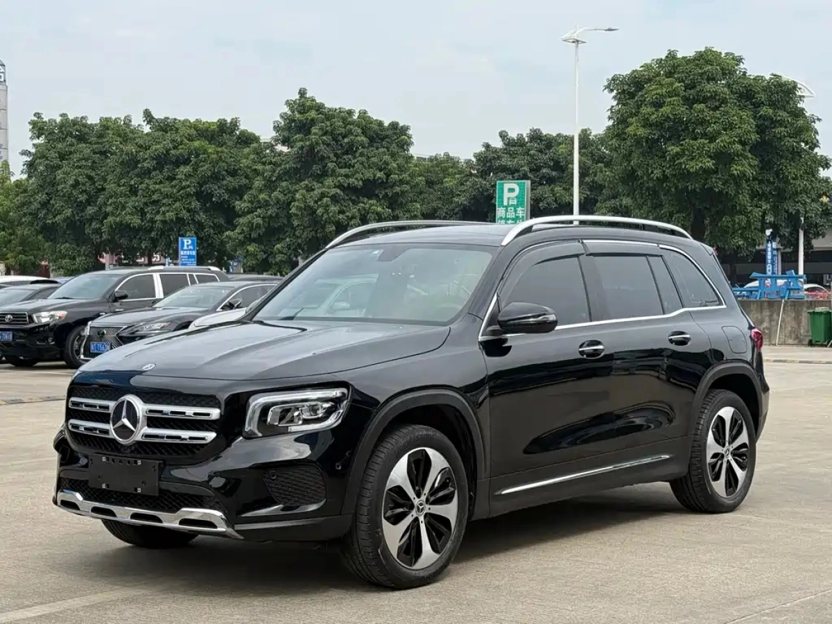 MERCEDES BENZ GLB