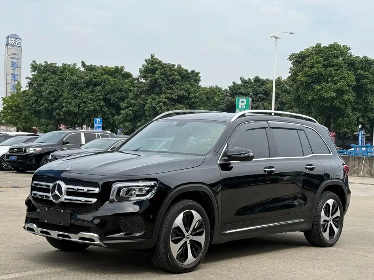 MERCEDES BENZ GLB