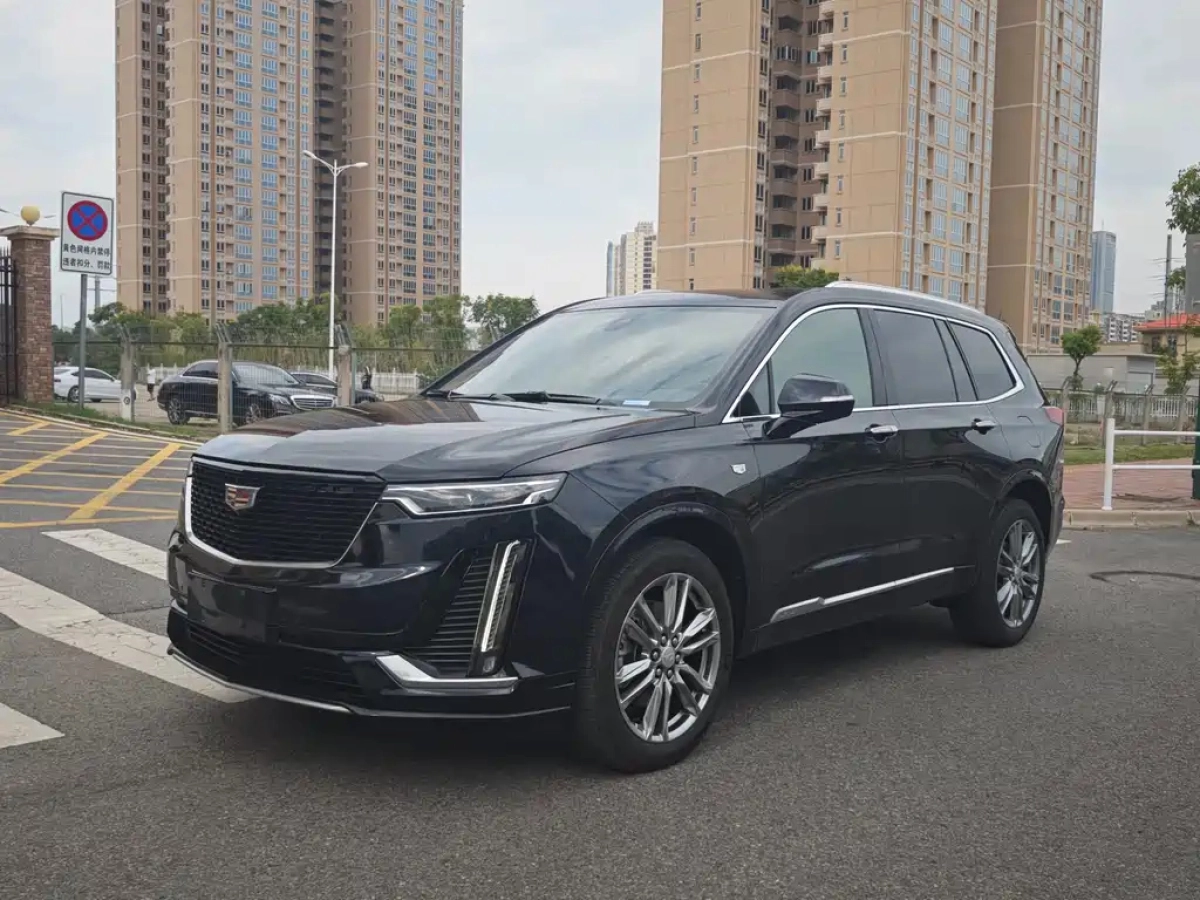 CADILLAC XT6