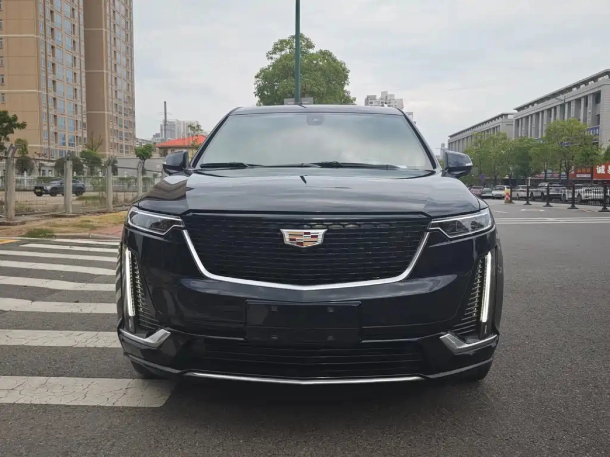 CADILLAC XT6