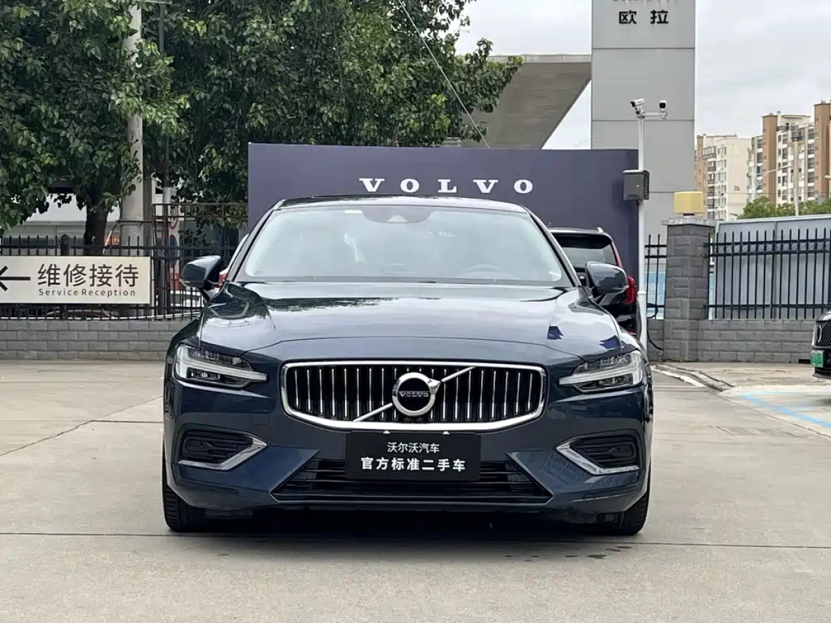 VOLVO S60  2020