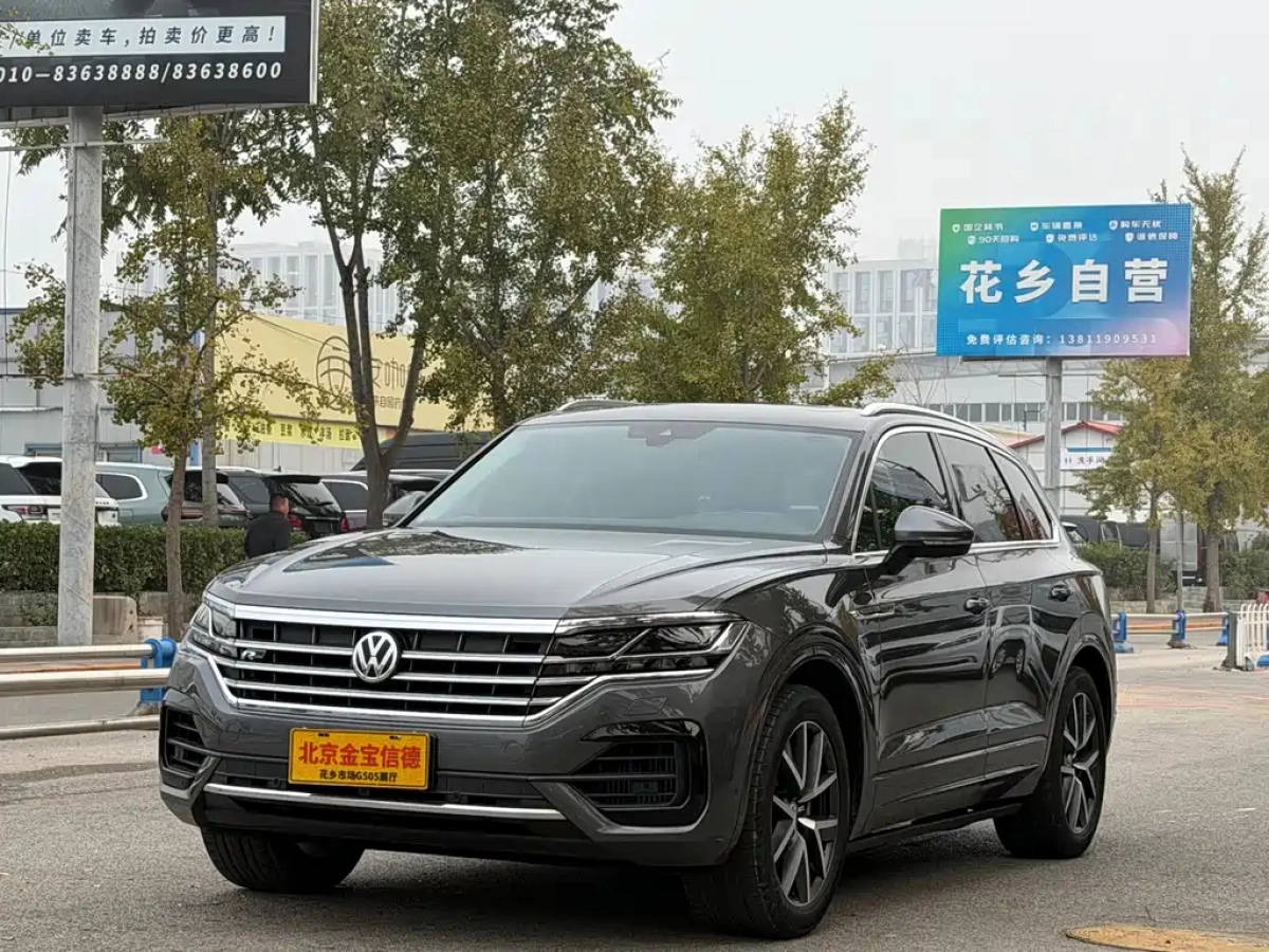 VOLKSWAGEN TOUAREG