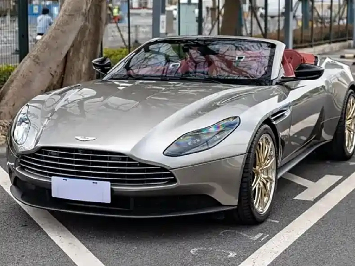 ASTON MARTIN DB11  2023