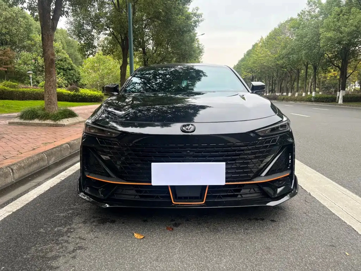 CHANGAN UNI-V  2022