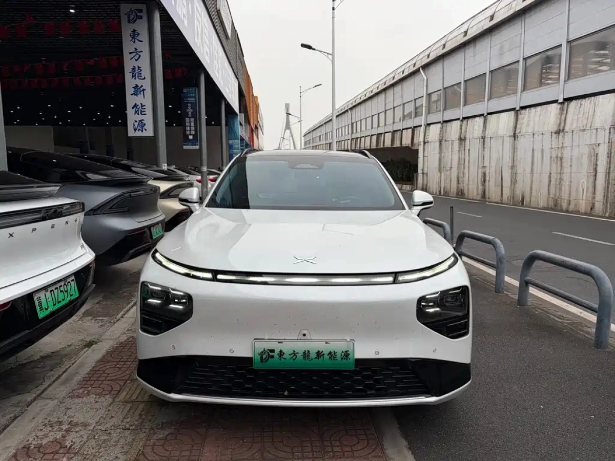 XPENG MOTORS G9  2023