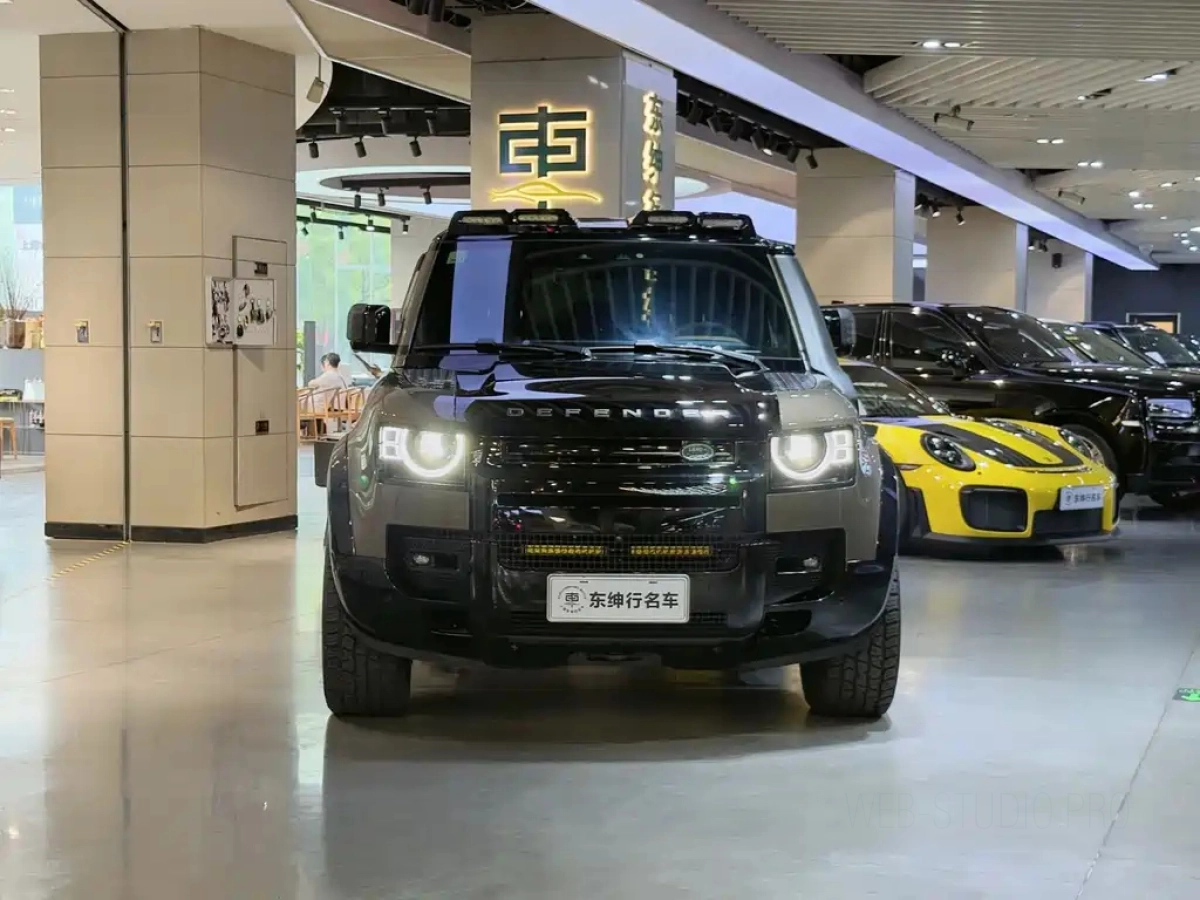 LAND ROVER DEFENDER