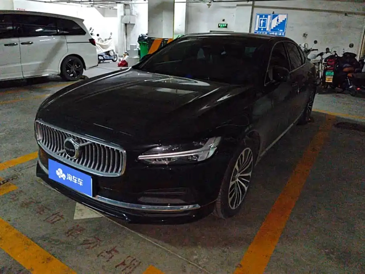 VOLVO S90