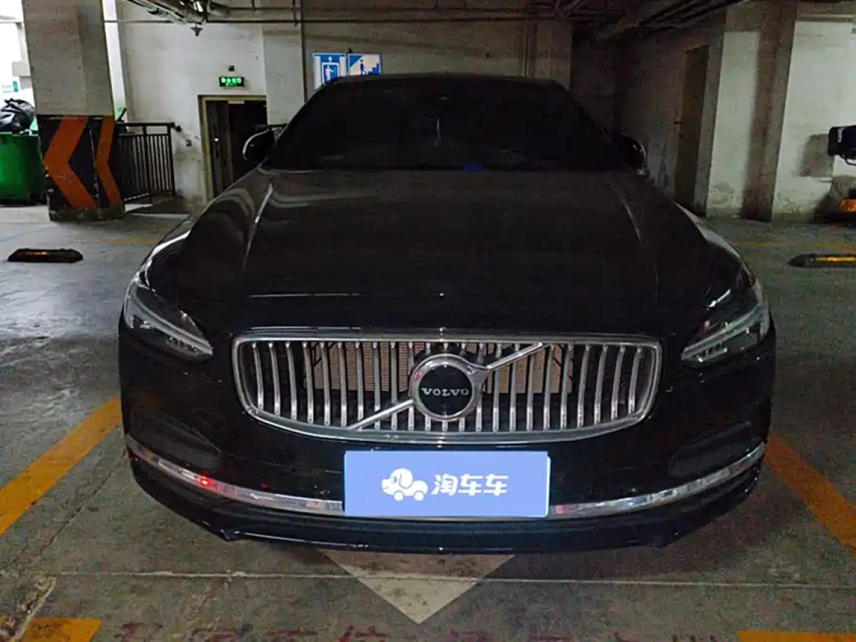 VOLVO S90