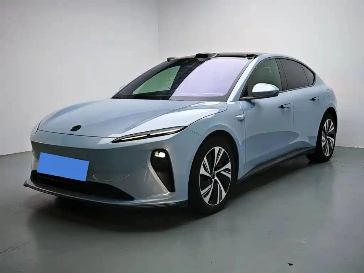 NIO ET5