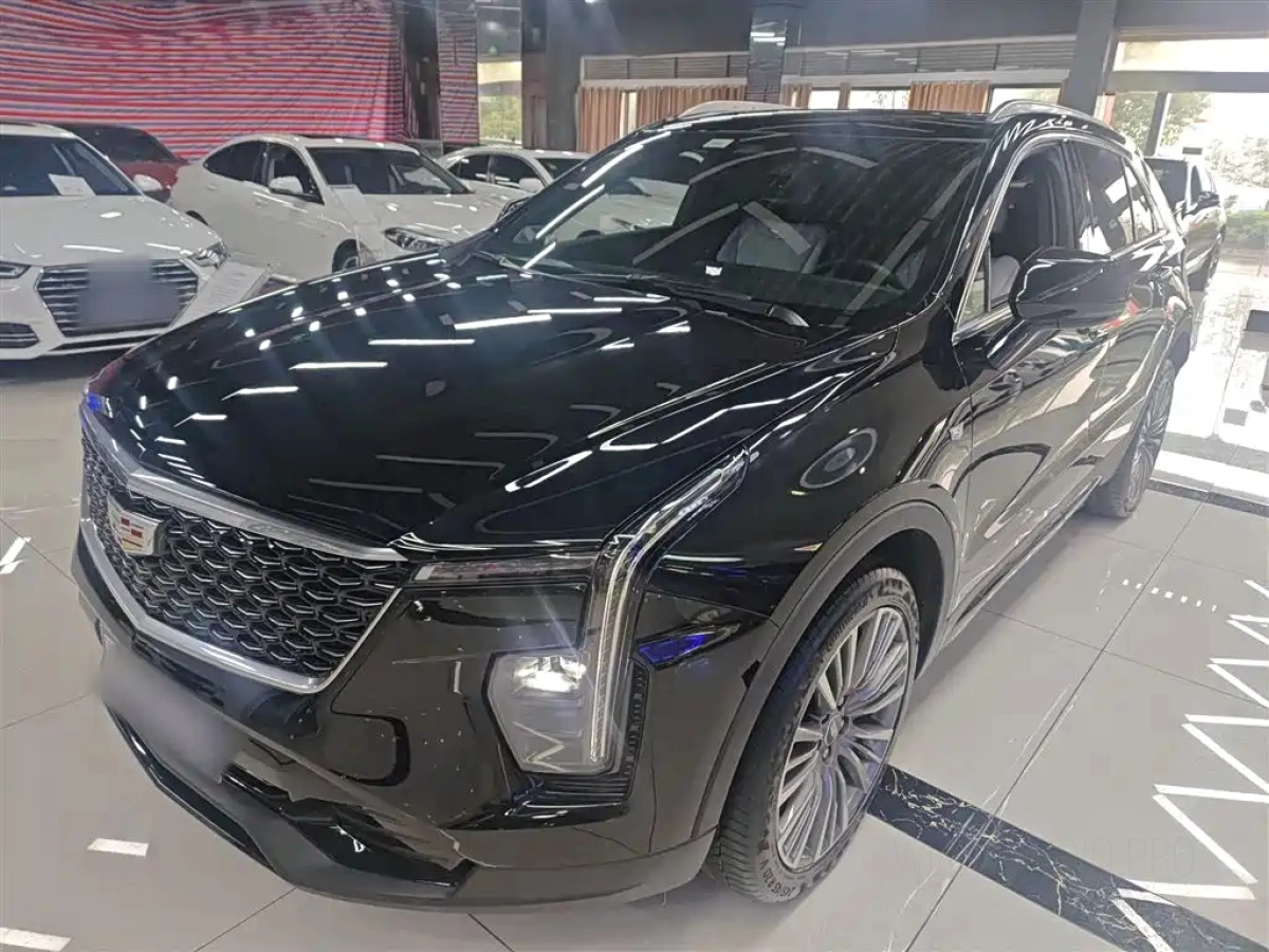 CADILLAC XT4