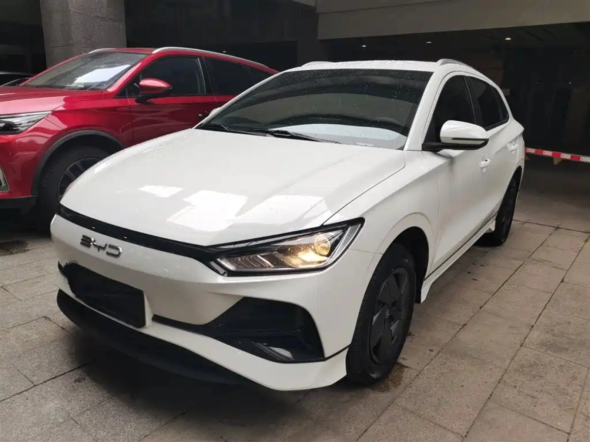 BYD E2