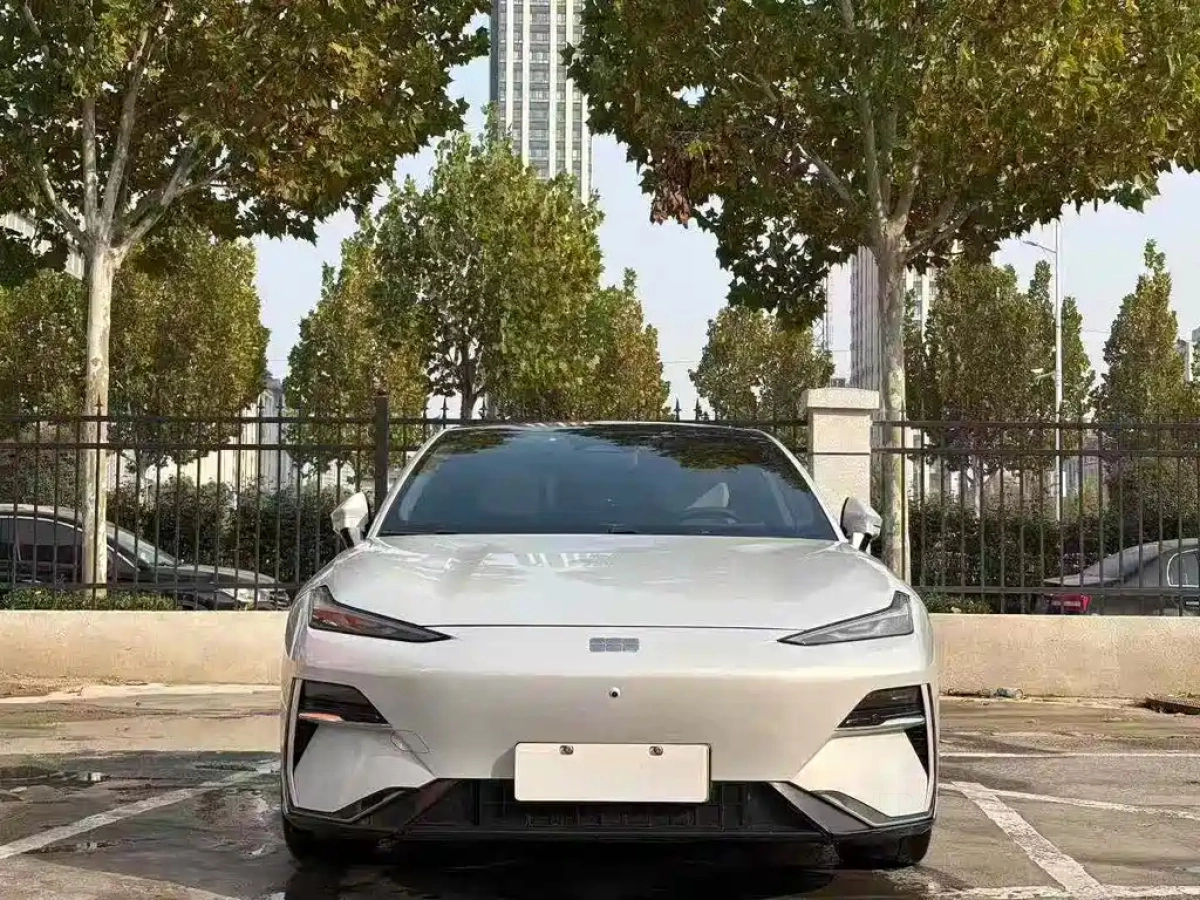 GEELY GALAXY GALAXY E8