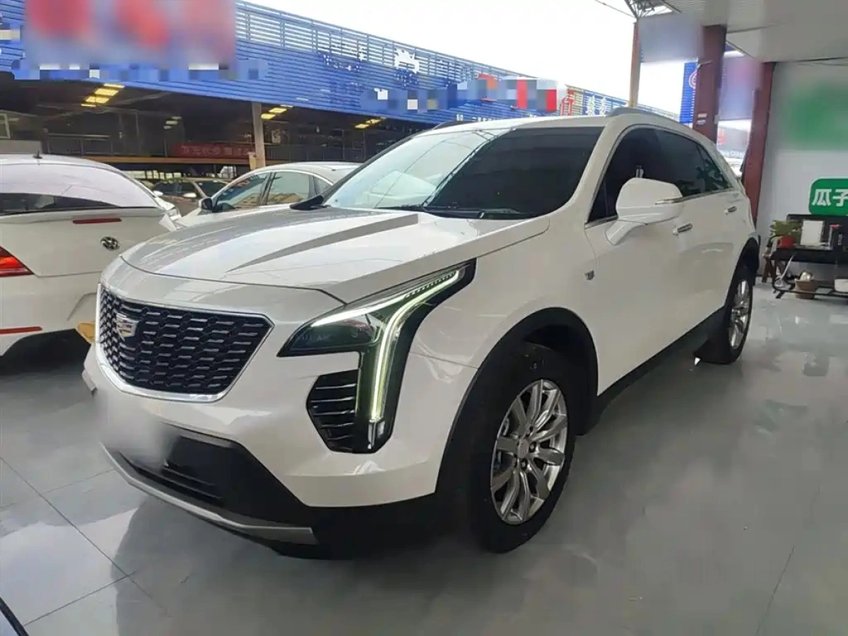 CADILLAC XT4