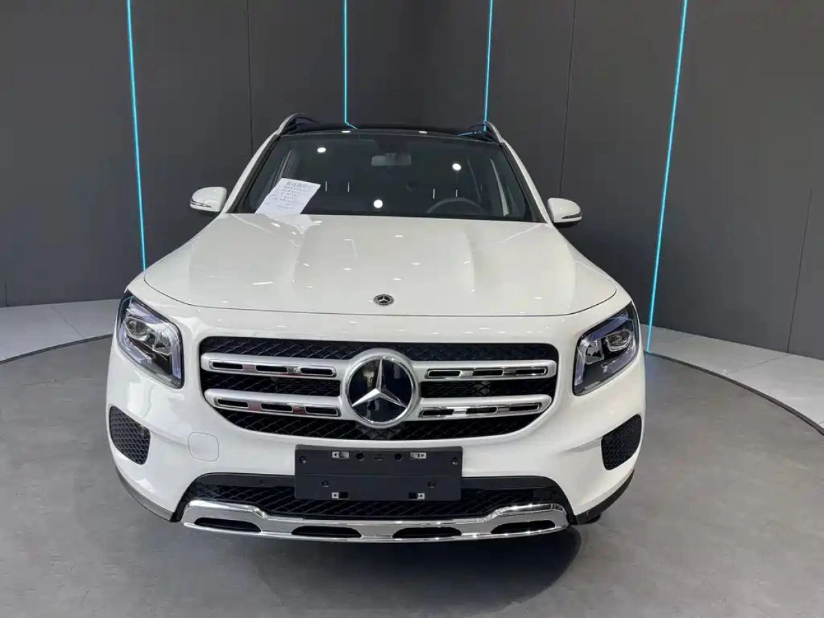 MERCEDES BENZ GLB