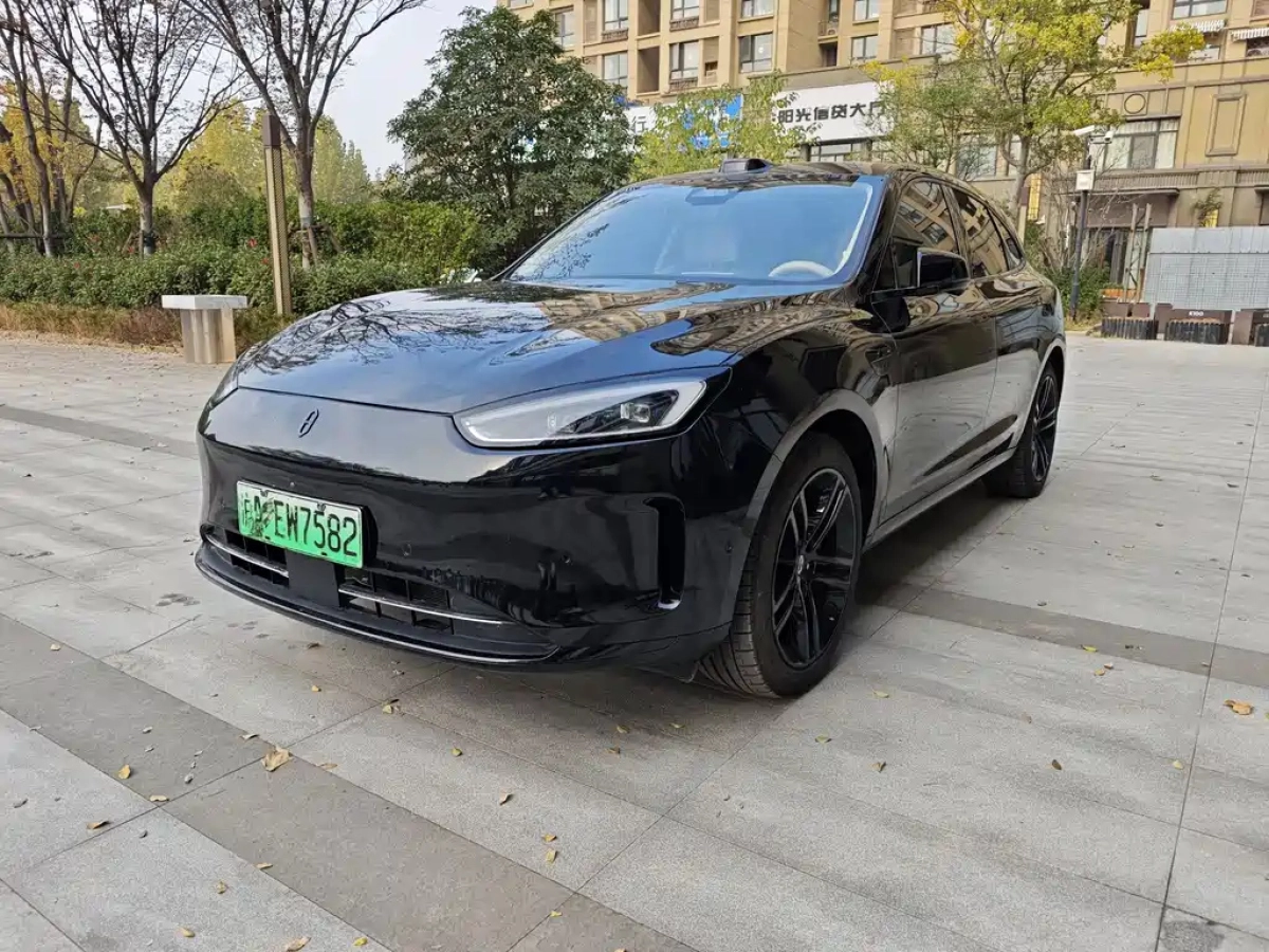 HUAWEI HARMON AITO M5  2024