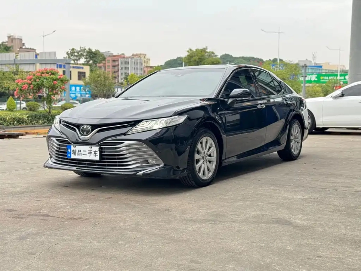 TOYOTA CAMRY