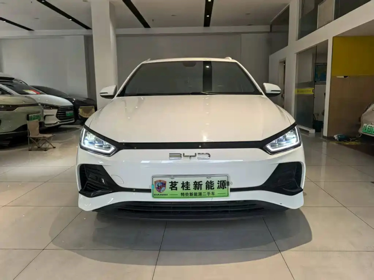 BYD E2