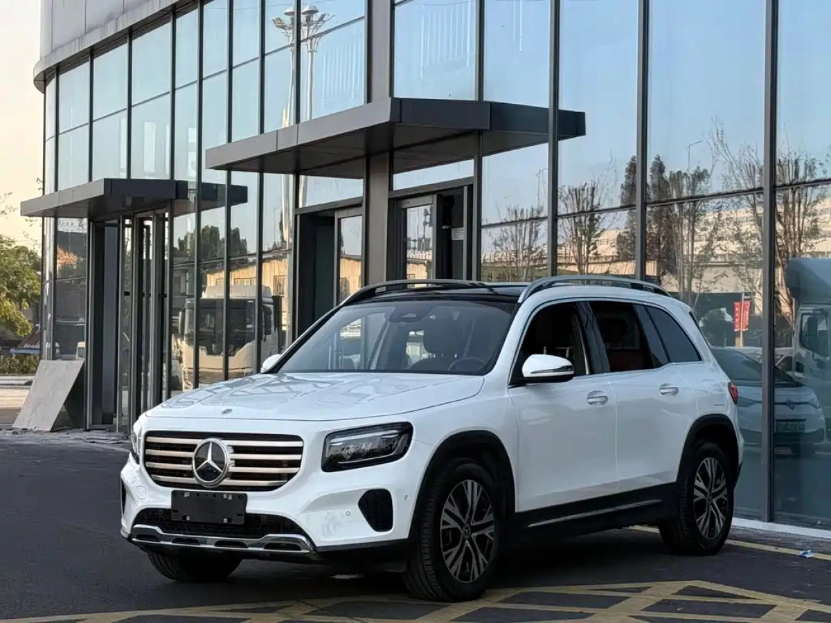 MERCEDES BENZ GLB