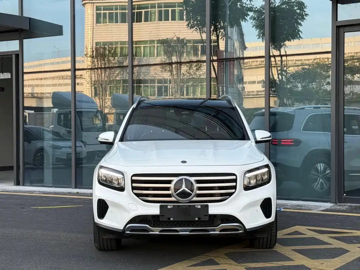 MERCEDES BENZ GLB